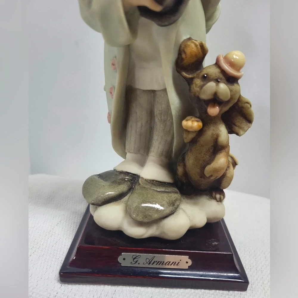 Giuseppe Armani Vintage Little Clown
Boy with Dog 8" Porcelain Figurine - Picture 3 of 9